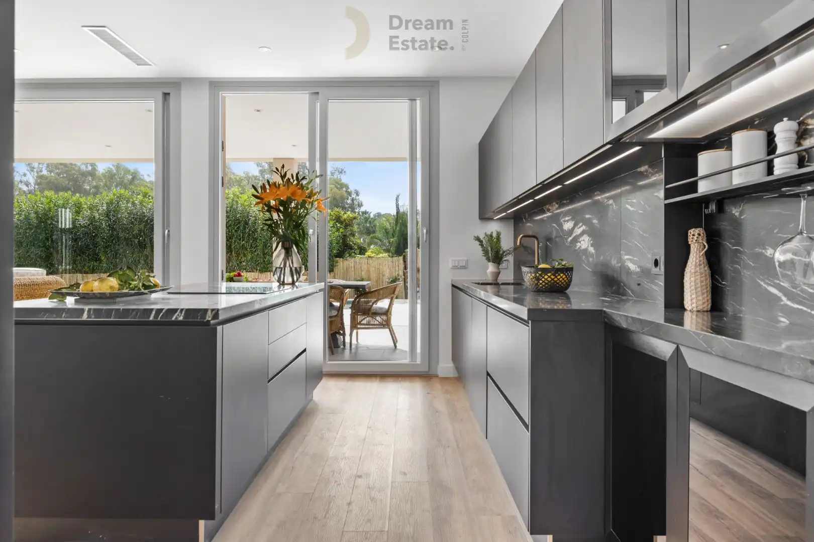 Nieuwe villa op een steenworp van het strand te San Pedro de Alcántara. foto 15