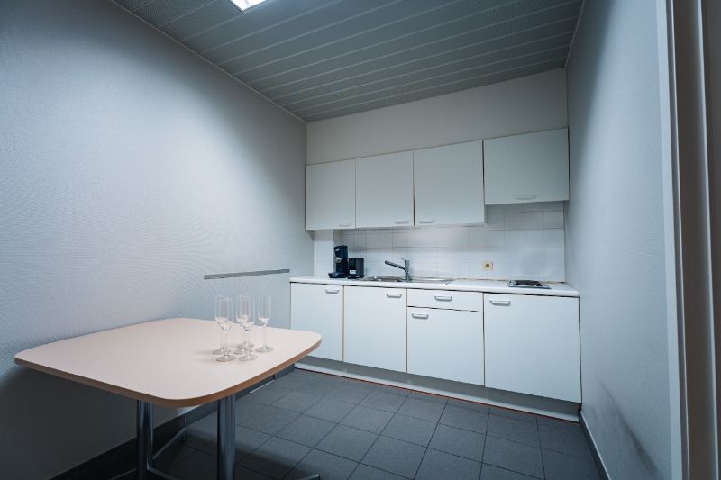 Ruim kantoor van 180 m2 met vlotte bereikbaarheid foto 15