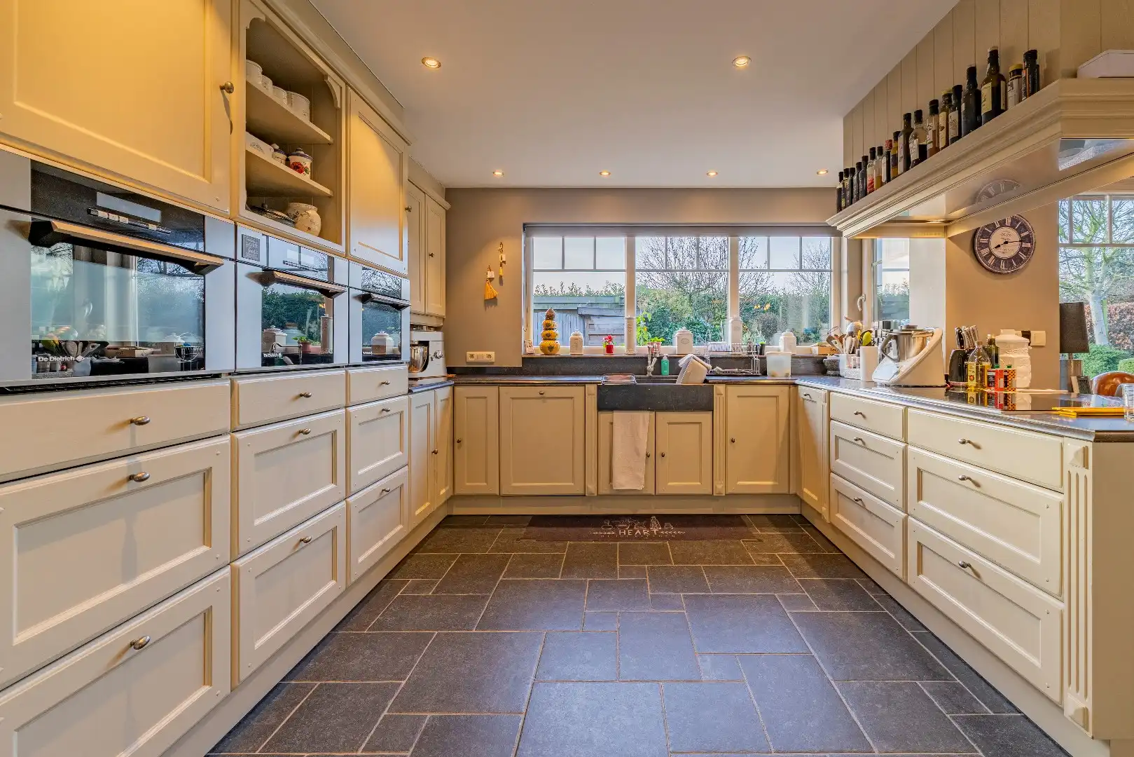 Gerenoveerde open bebouwing te koop te Lievegem foto 7