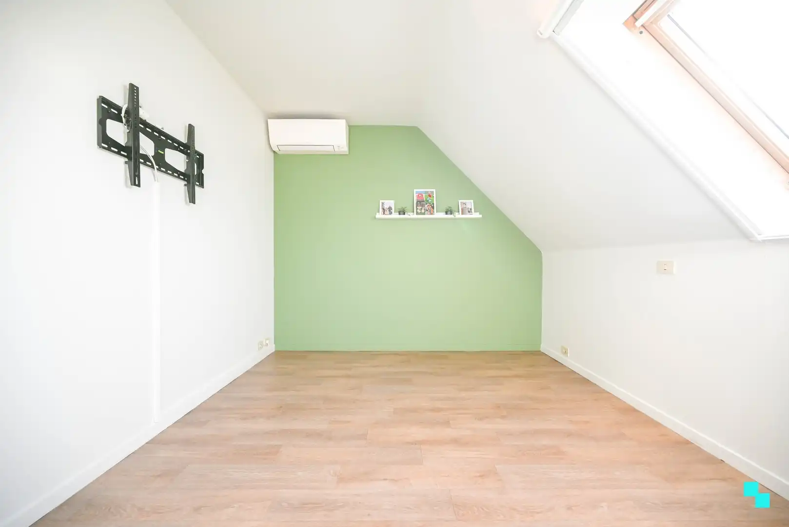 Riant, instapklaar appartement te Kortrijk foto 15