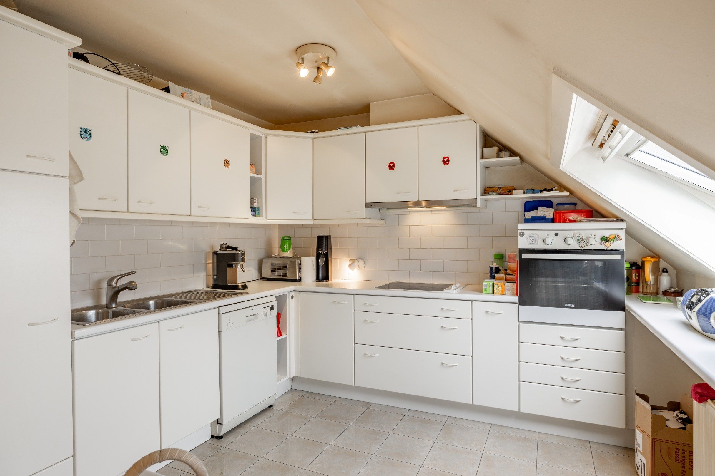 MULTIFUNCTIONELE EIGENDOM MET COMMERCIËLE LIGGING foto 20