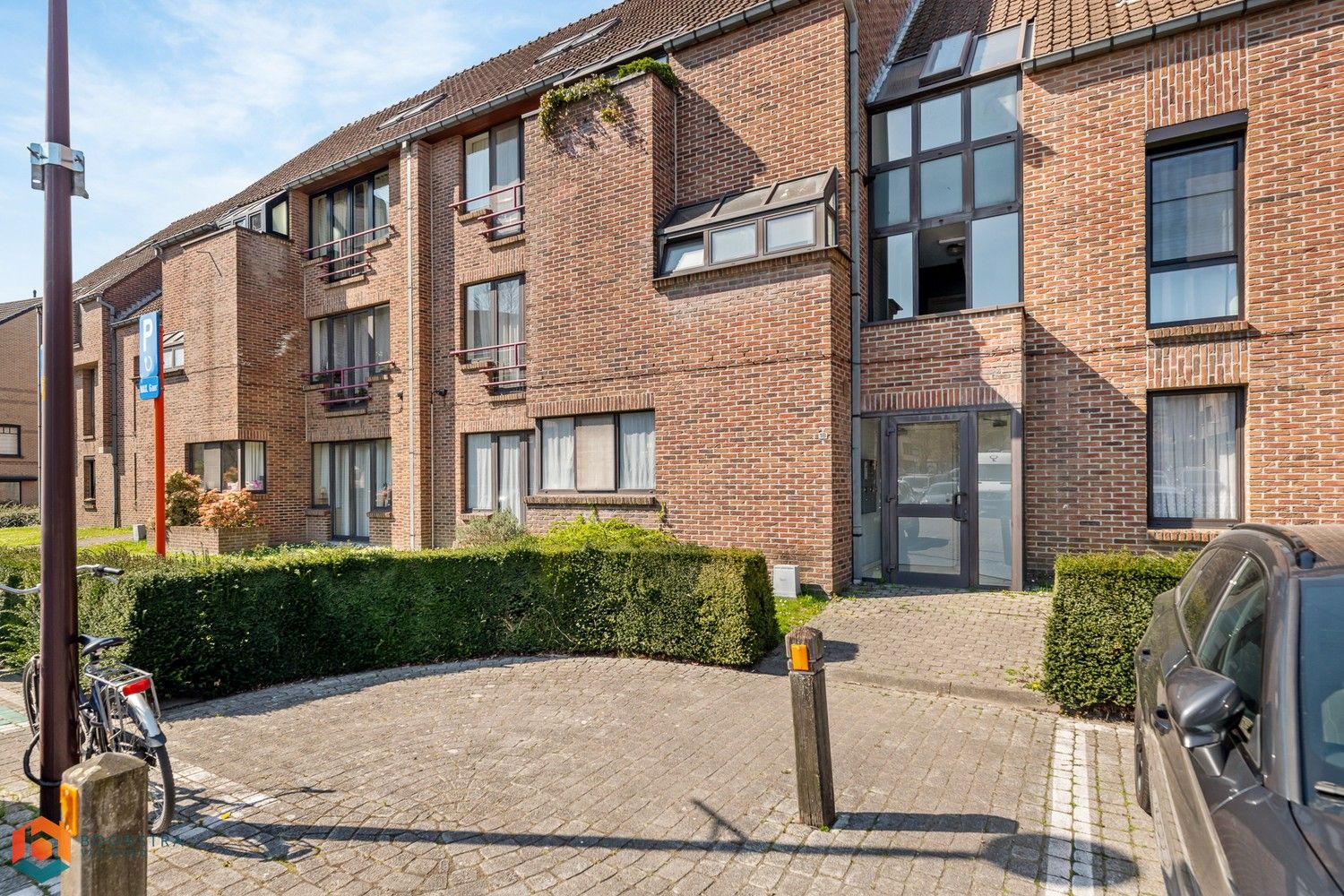 Gelijkvloers appartement met 2 slpkrs te Machelen foto {{pictureIndex}}