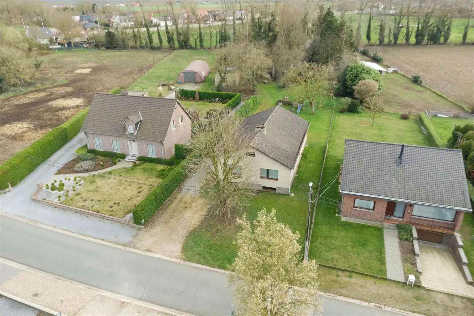 Vrijstaande woning op een uitzonderlijk perceel van 29a95ca met 4 slaapkamers en inpandige garage, gelegen op een rustige toplocatie nabij het centrum van Maaseik. foto 33