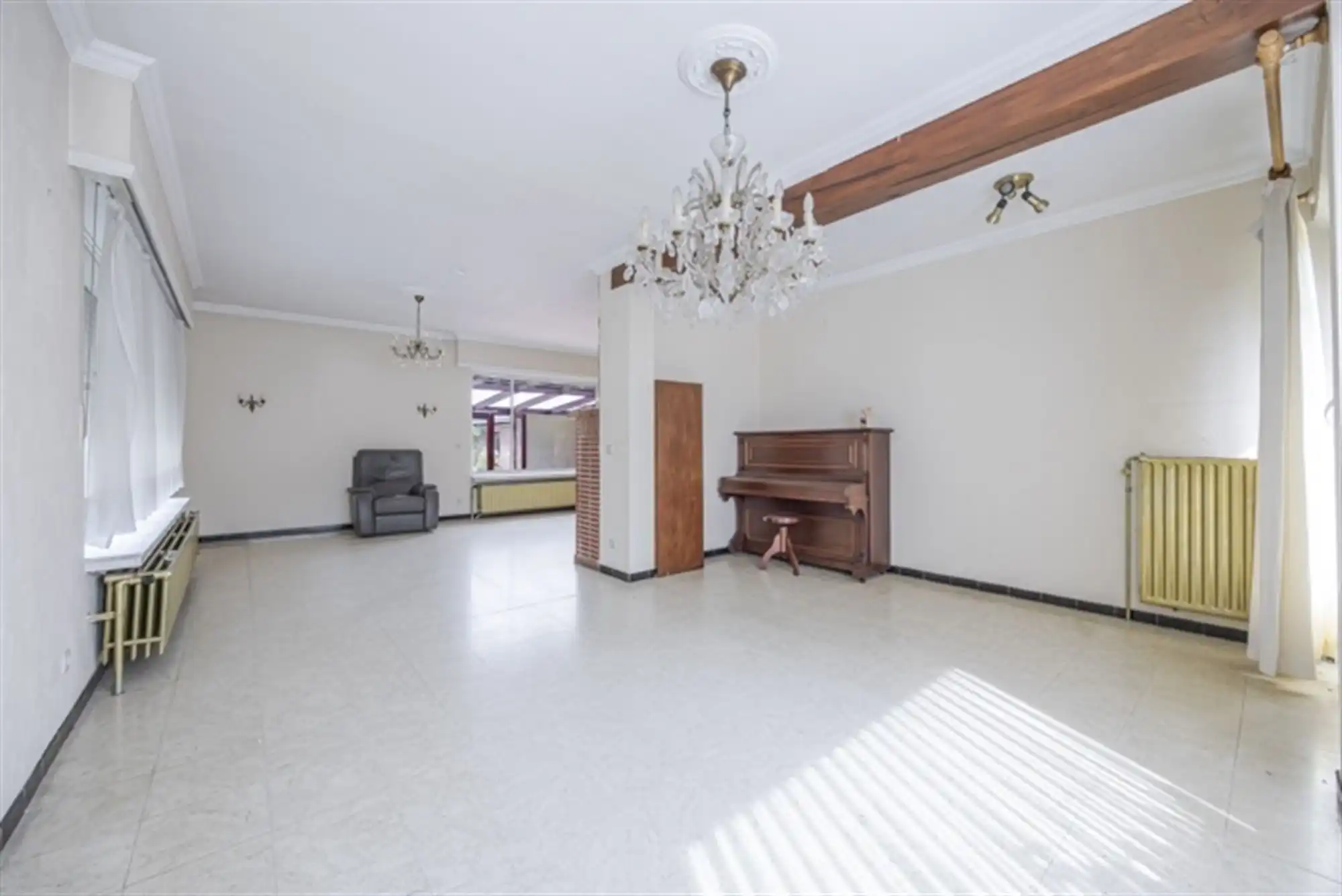 Landhuis met bijgebouwen op 3835 m² op rustige ligging foto 5