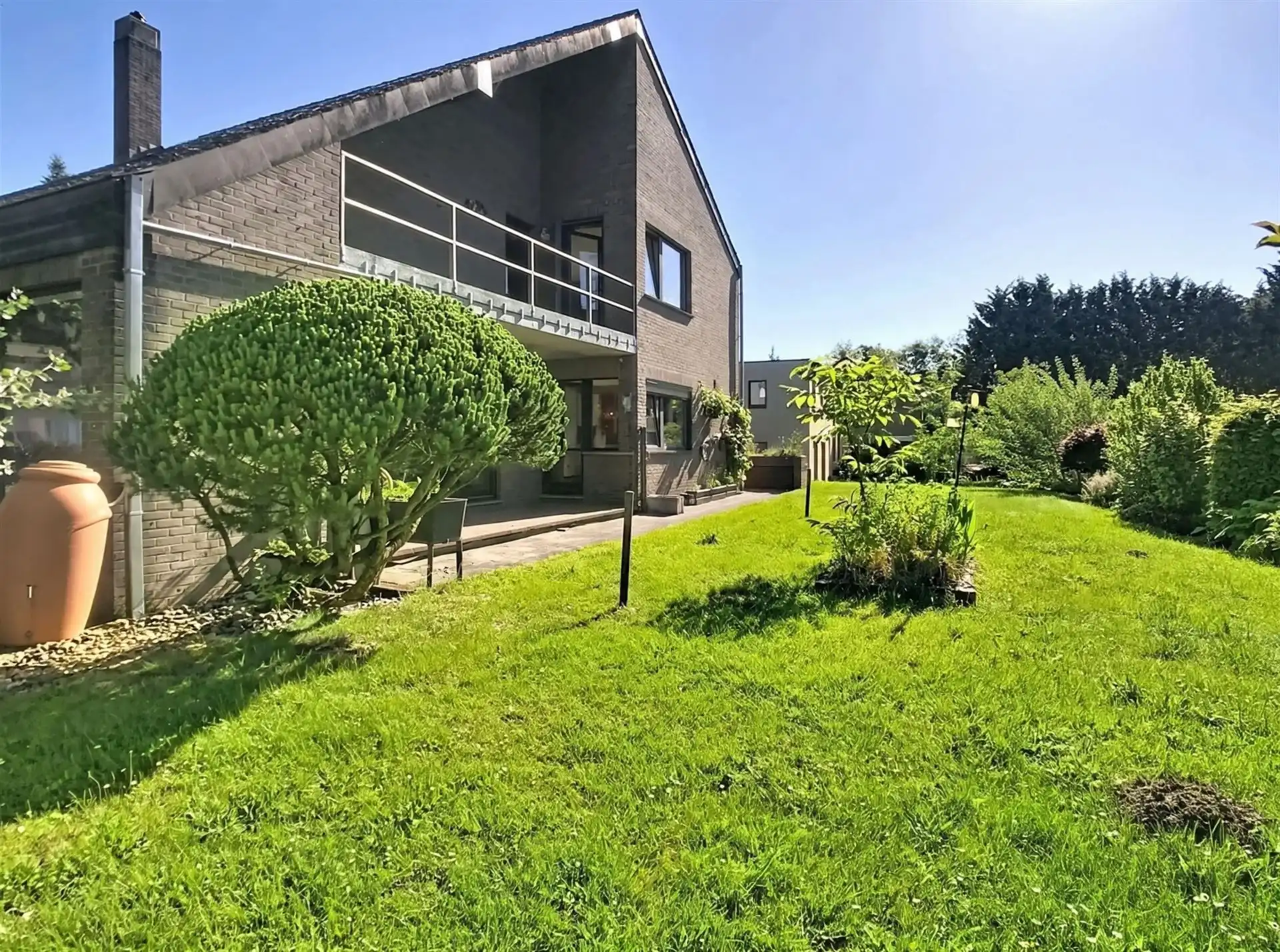 Villa met 3 slpk., bureau en groot perceel foto 28