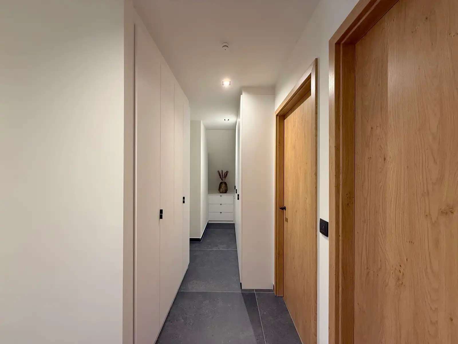 Gemeubeld appartement met 3 slaapkamers, terras en garage foto 21