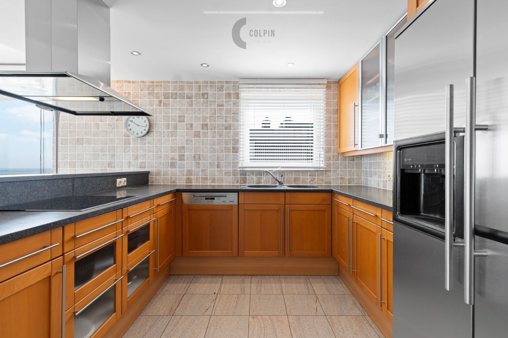 Fenomenaal hoekappartement met panoramisch zeezicht. foto 9