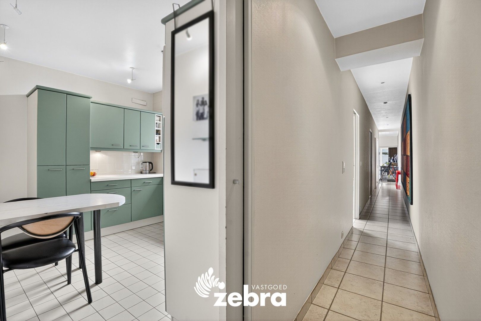 Instapklare woning met 4 slaapkamers en aanpalend stuk grond te Tielt! foto 6