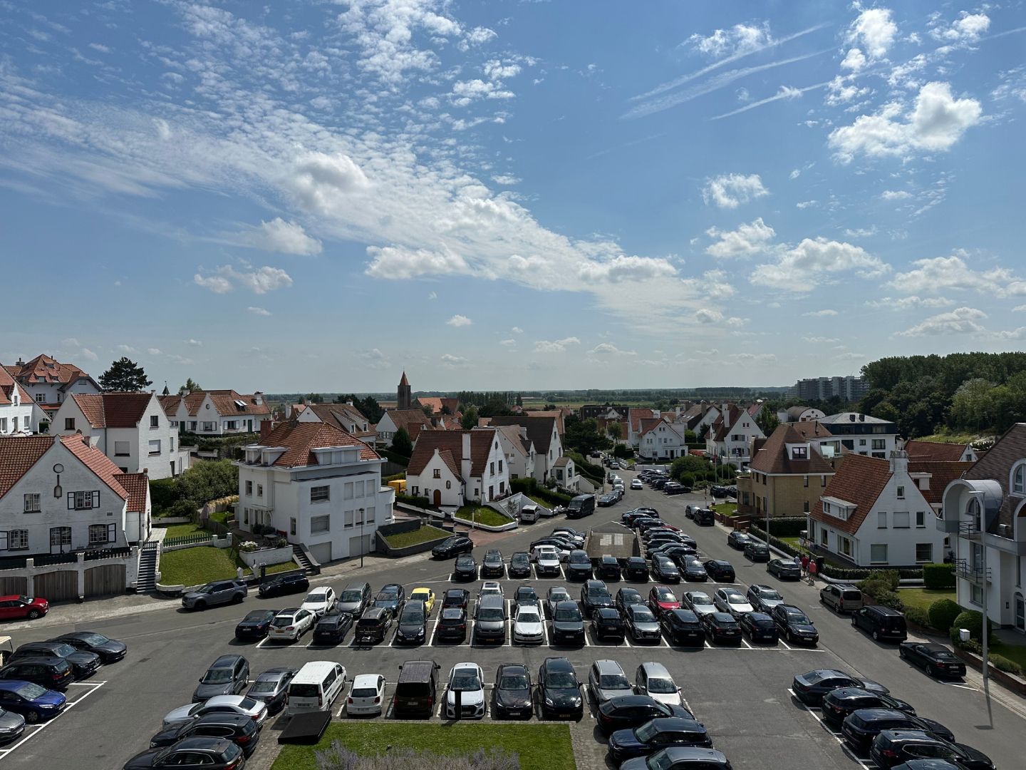 Zonnig appartement op steenworp van het strand foto 1