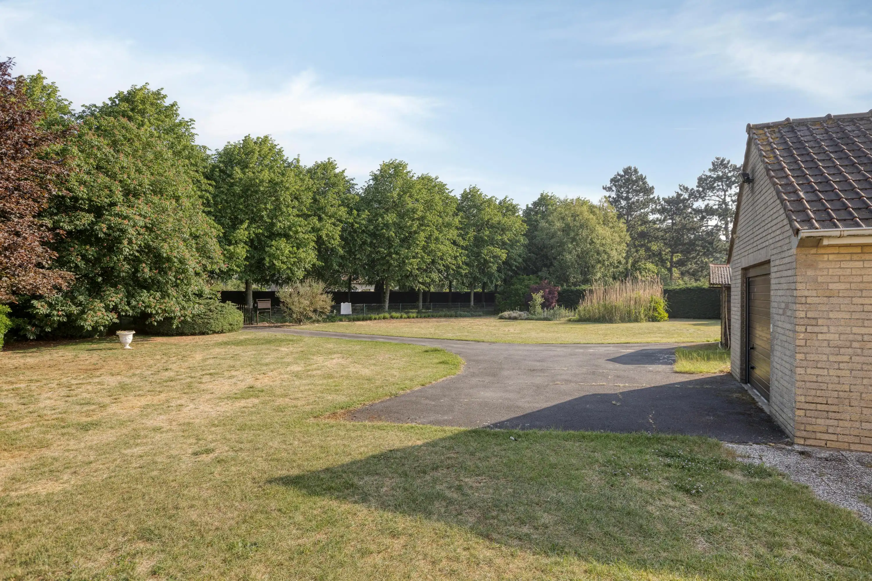 Gelijkvloerse villa op een perceel van maar liefst 2 342m² foto 24