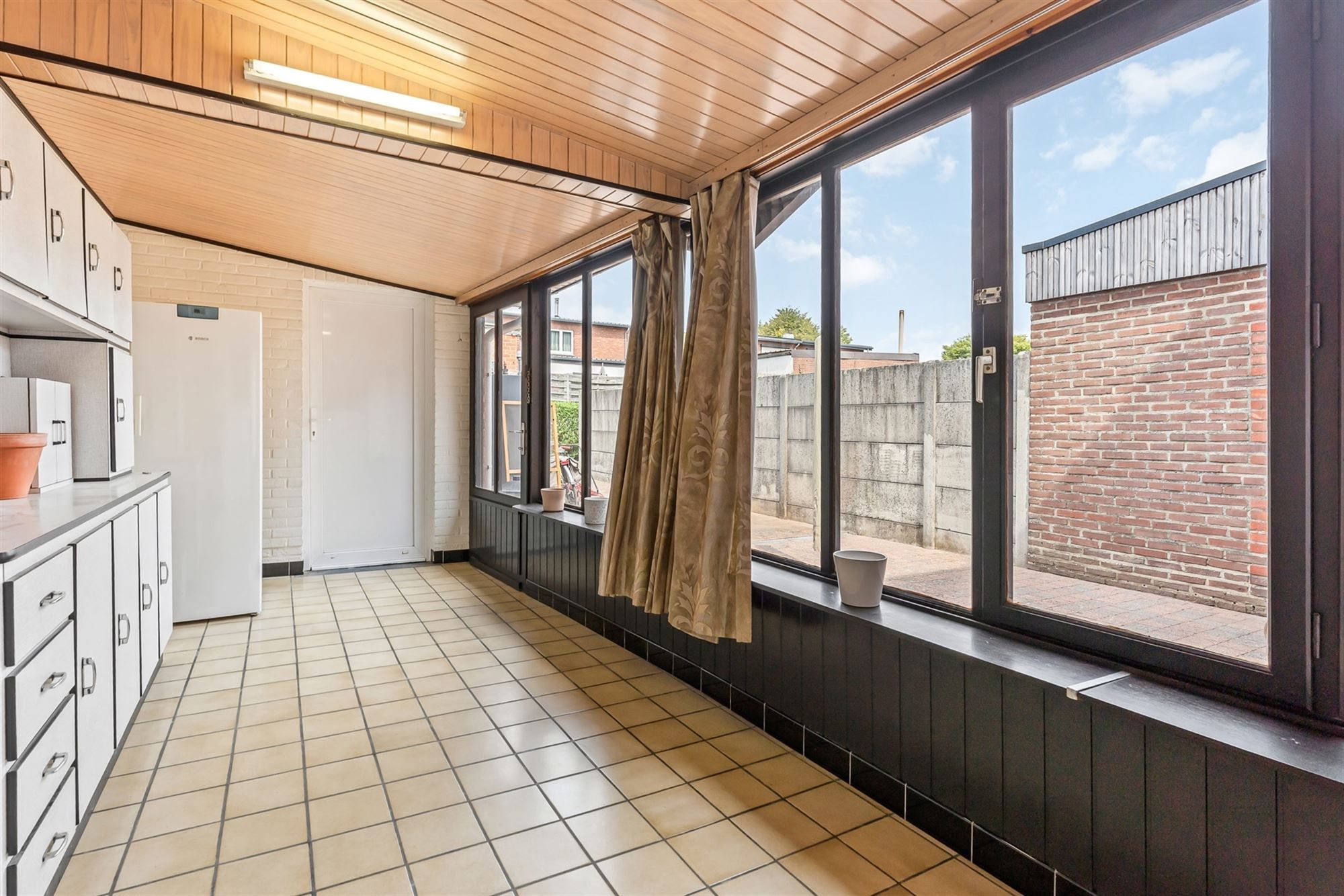 PERFECT ONDERHOUDEN WONING MET ACHTERINRIT NAAR TUIN IN BERINGEN CENTRUM foto 11