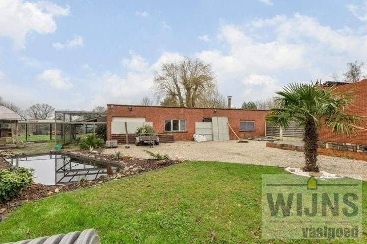 Veelzijdig renovatieproject met enorm potentieel op gunstige ligging foto 3
