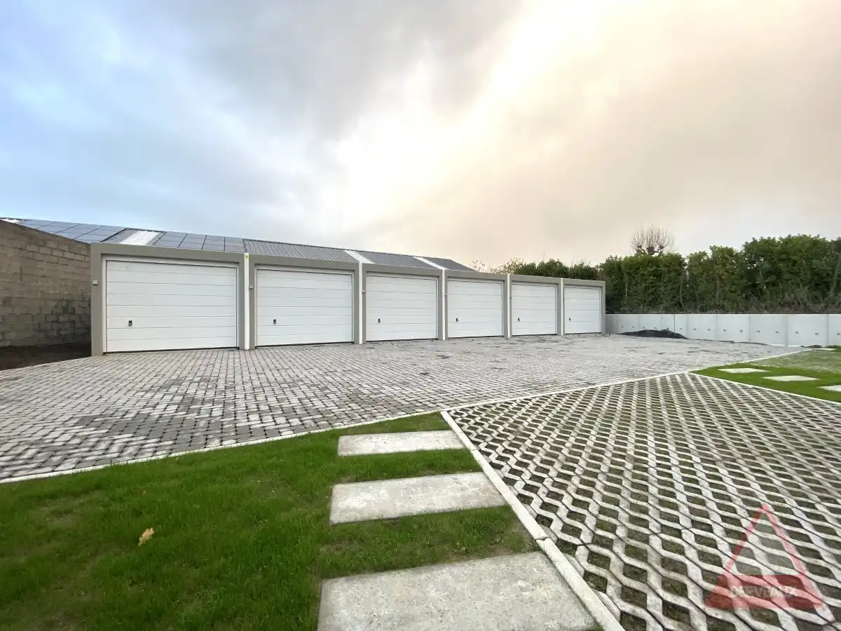 Garage te huur Roeselarestraat 93 - 8980 Zonnebeke