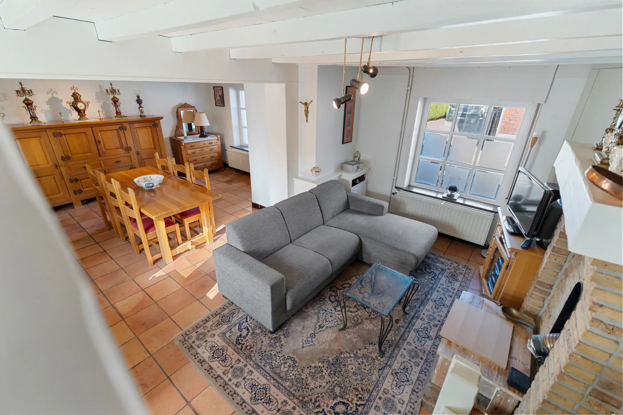 Charmante 3-gevelwoning met garage en tuin foto 11
