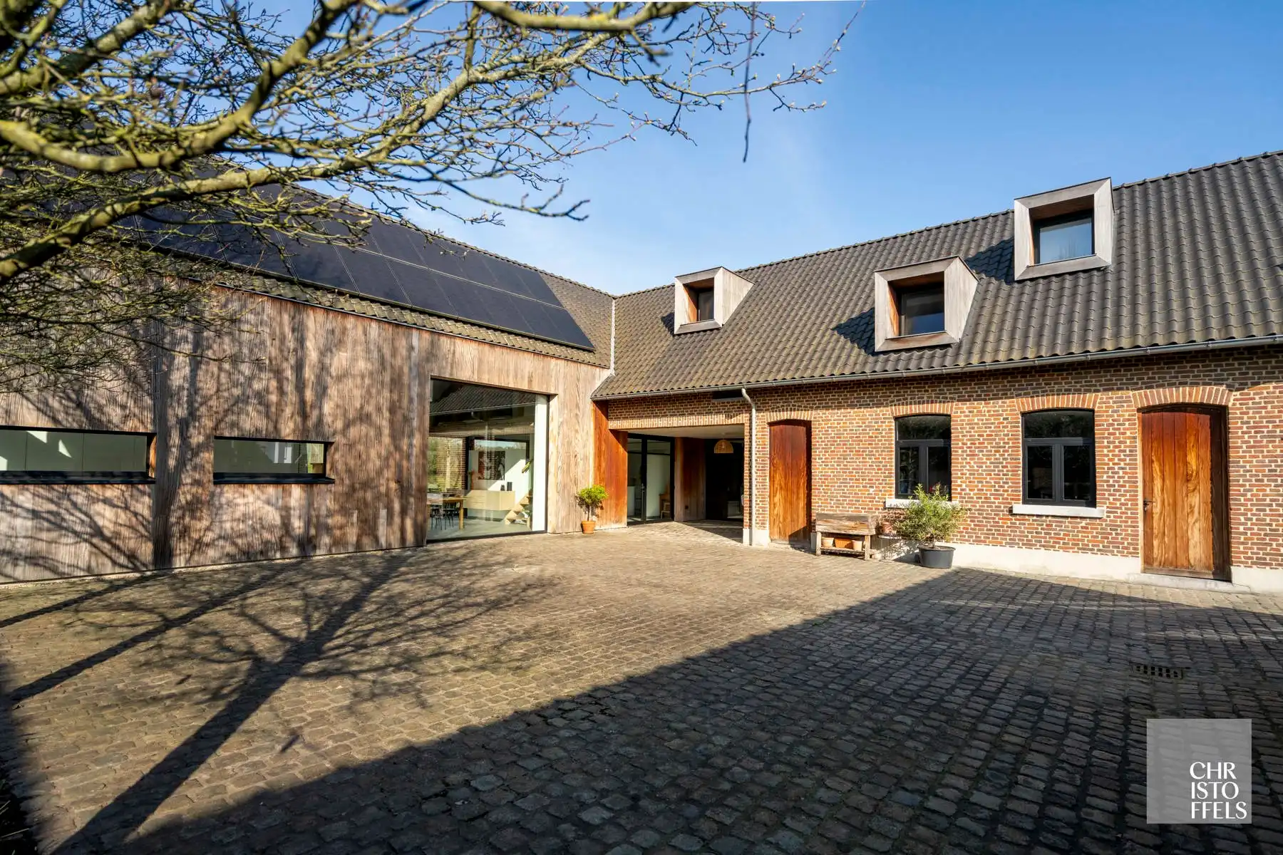 Exclusieve vierkantshoeve met buitenzwembad en vrij uitzicht op perceel van 3.213m² foto 32