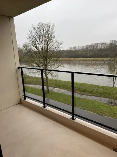 Prachtig 2-slaapkamerappartement op topligging aan het water TE HUUR! foto 8