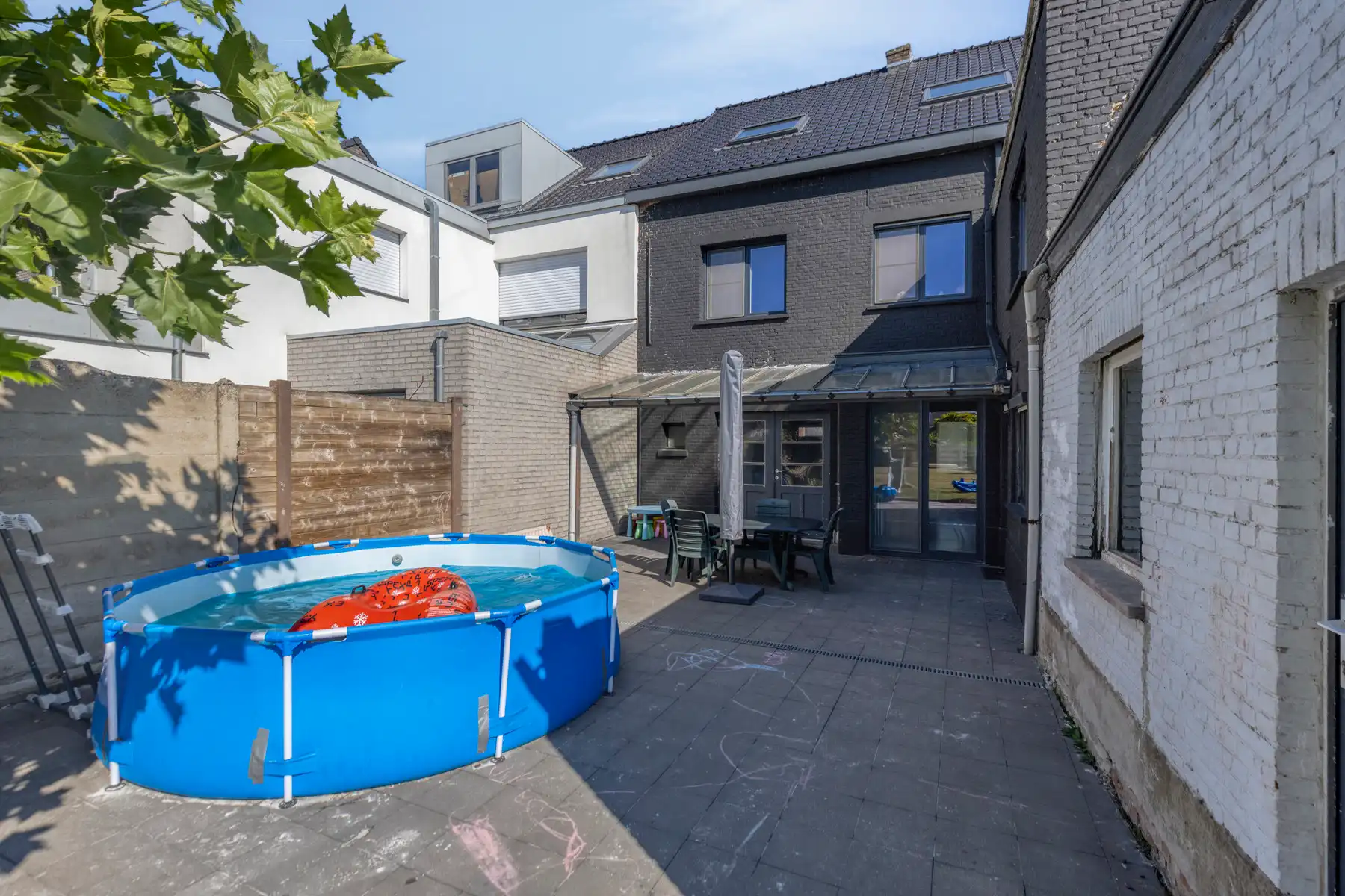 Ruime instapklare gezinswoning met 4 slaapkamers & garage. foto 20