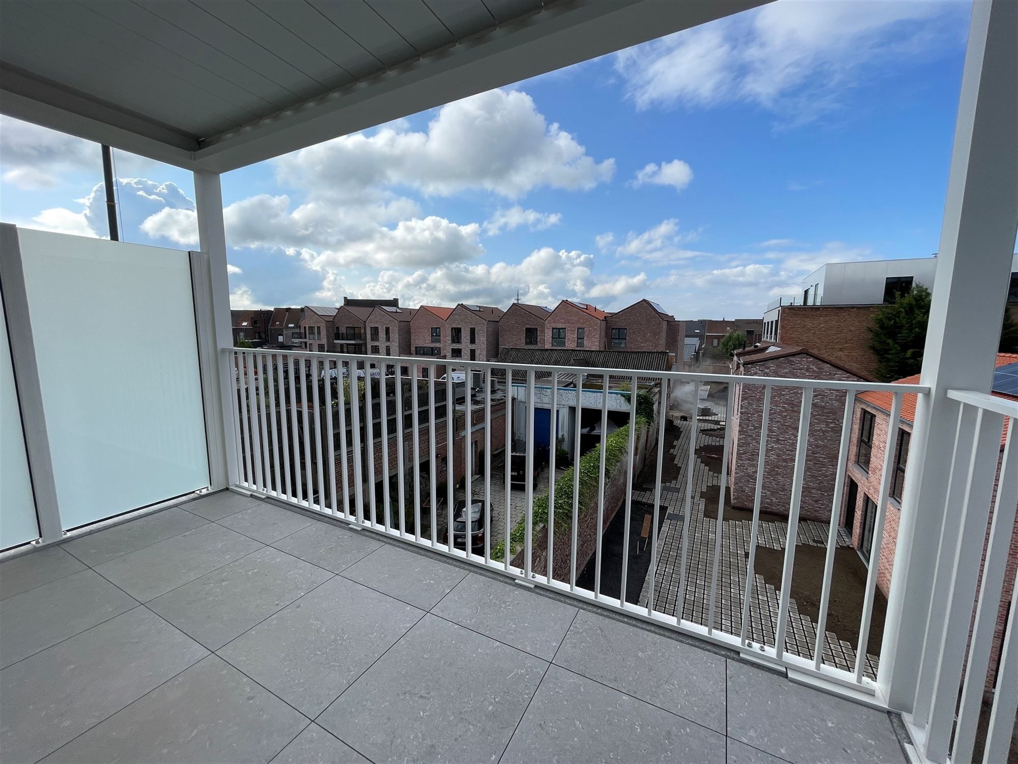 Nieuwbouw appartement met groot terras foto 6