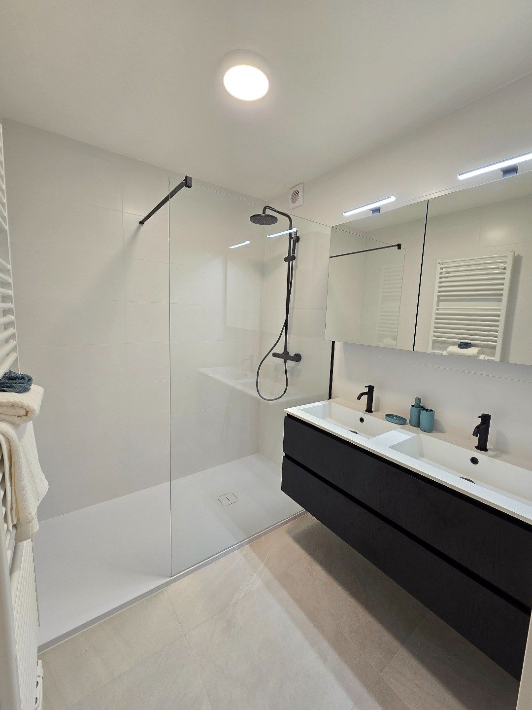 Gerenoveerd appartement met 2 slpk's foto 11