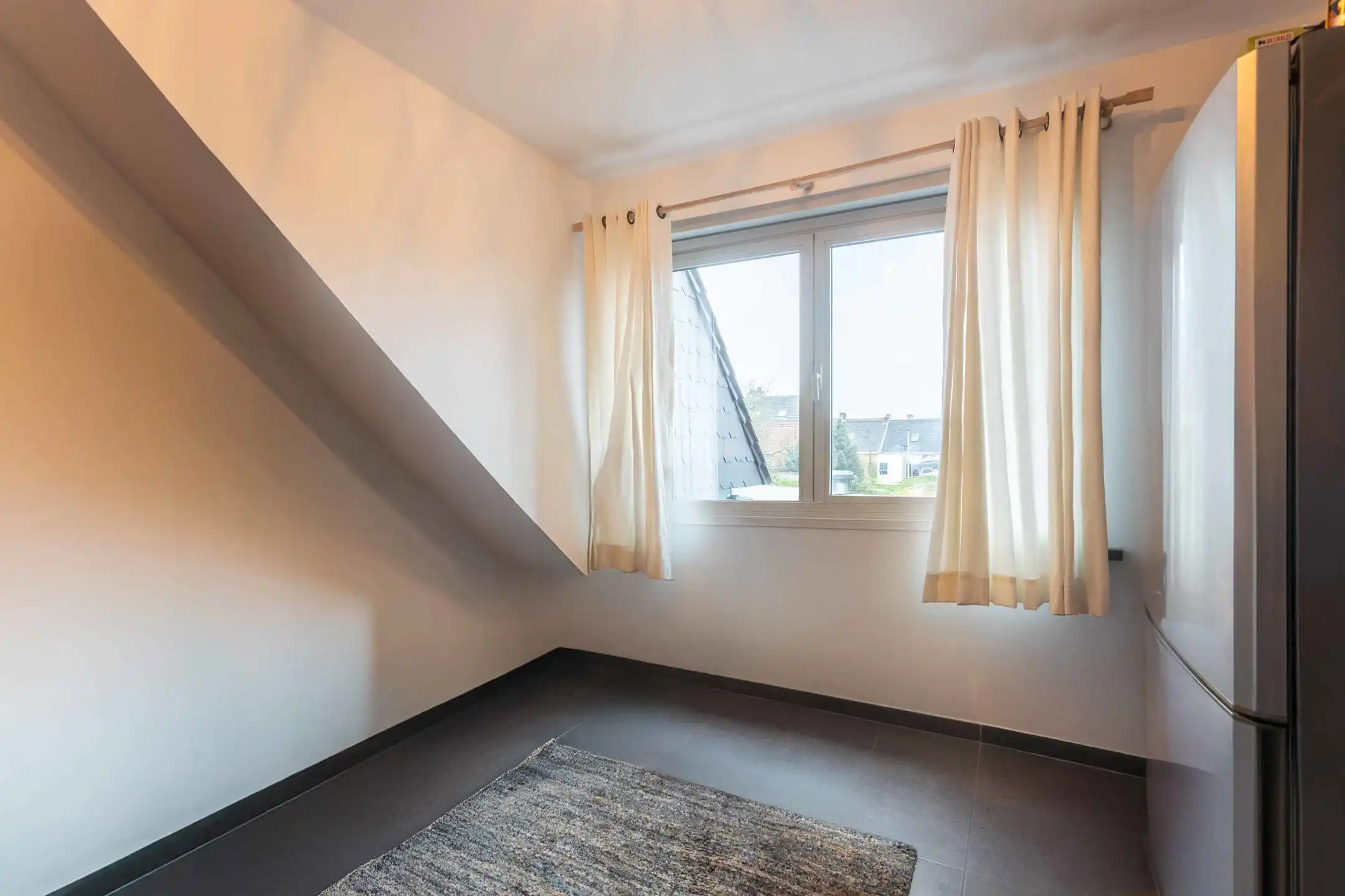 Ruim en lichtrijk appartement met garagebox te Eine foto 9