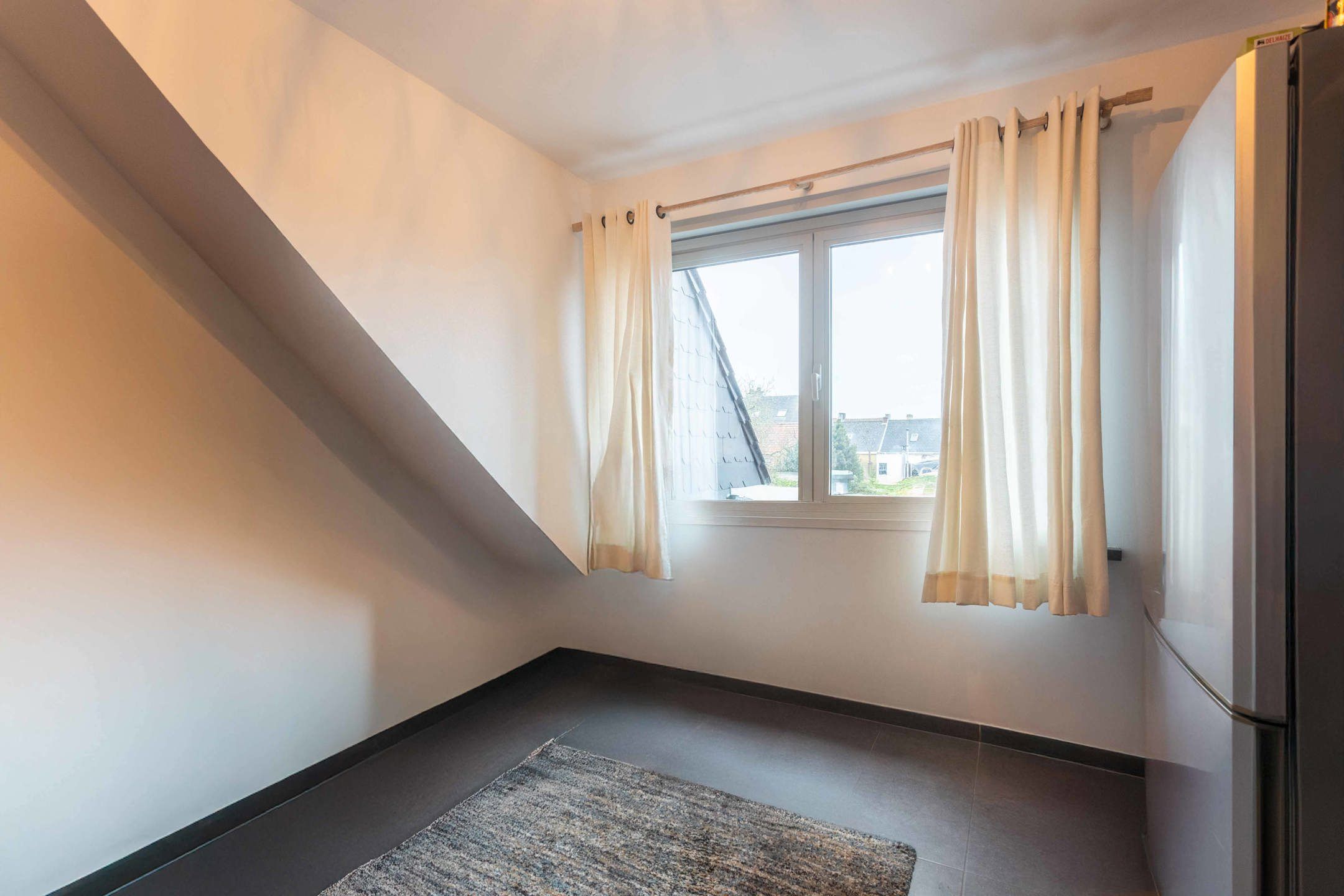 Ruim en lichtrijk appartement met garagebox te Eine foto 9