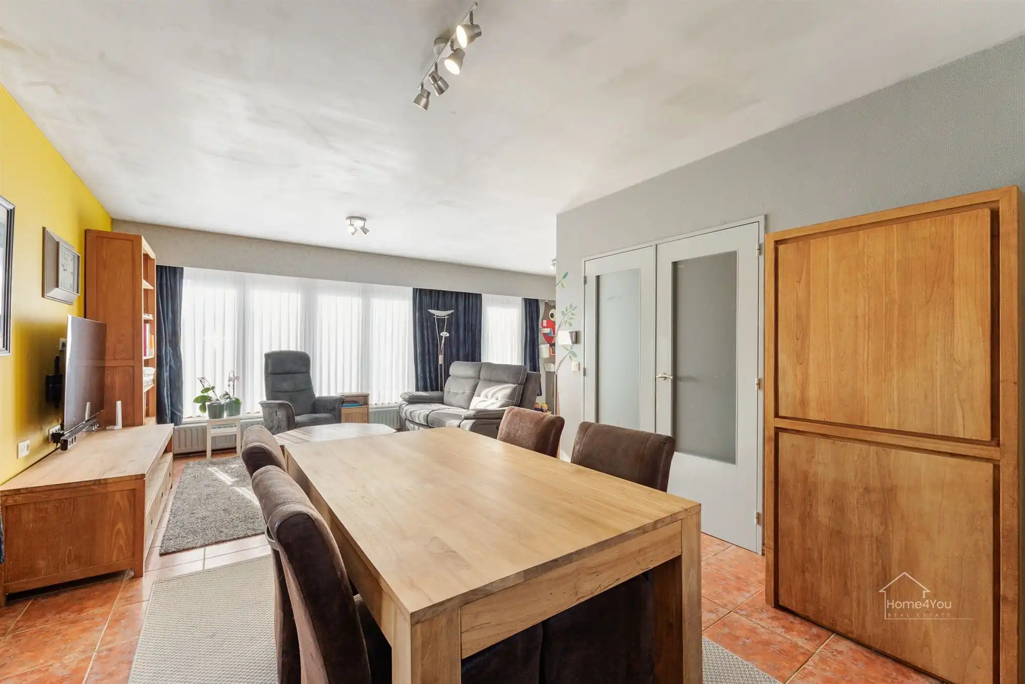 Ruime gezinswoning met 5 slaapkamers en tuin foto 11