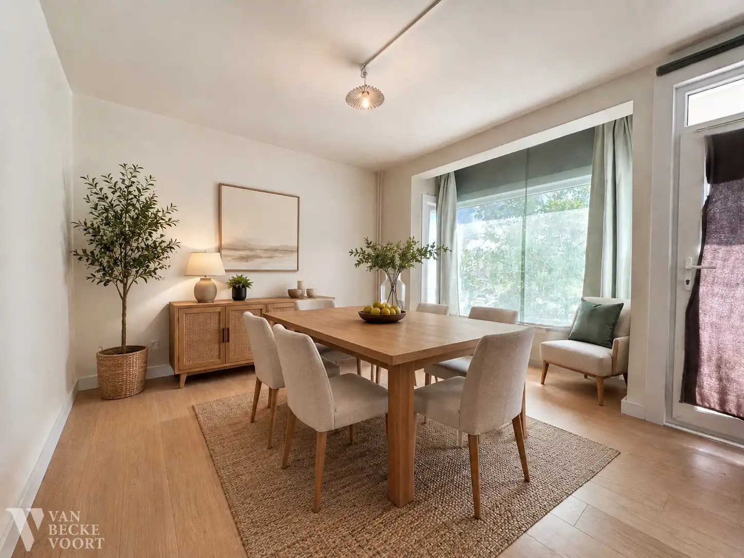 Lichtrijk appartement met uitzicht op het groen & nabij centrum foto 18