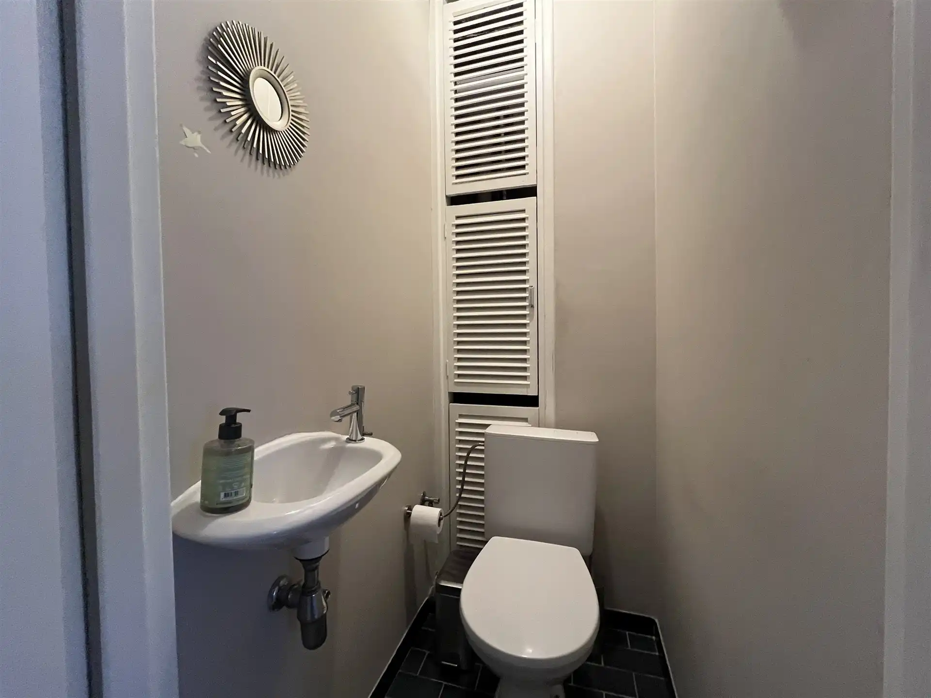 Instapklaar 2 slaapkamer appartement + autostaanplaats foto 9