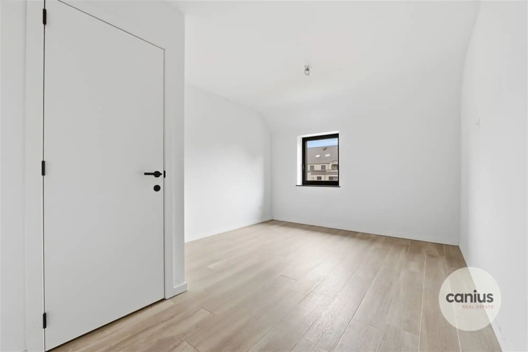 LANDELIJKE WONING MET 3 SLKS EN CARPORT foto 16