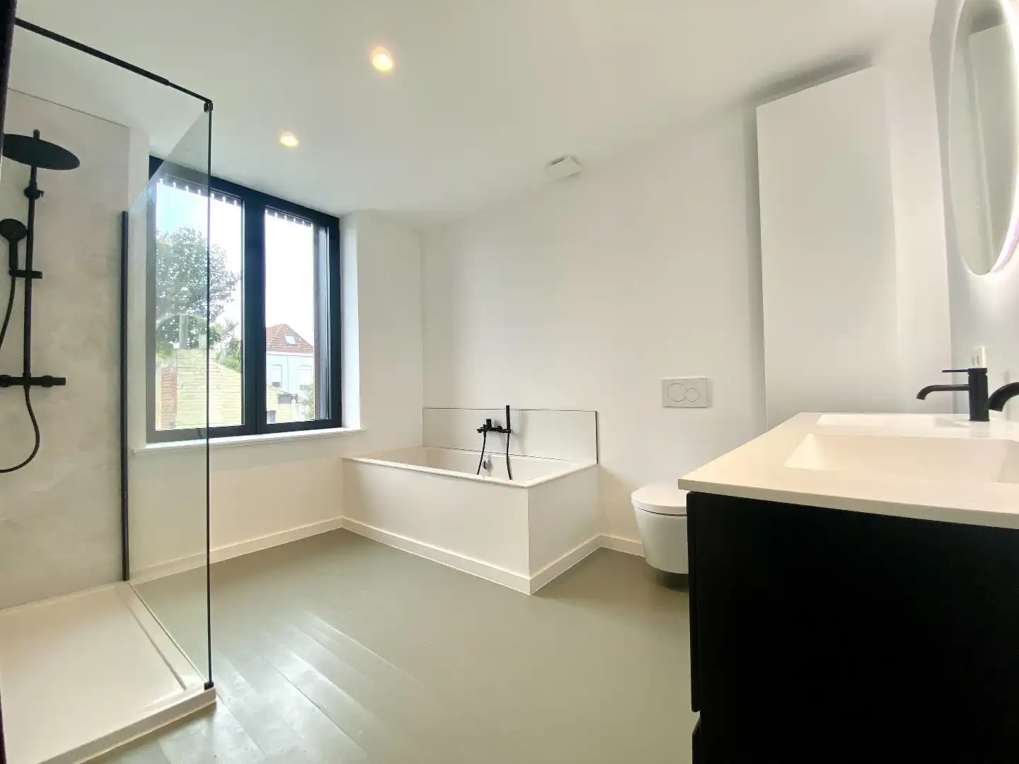 Knap gerenoveerde burgerwoning foto 7