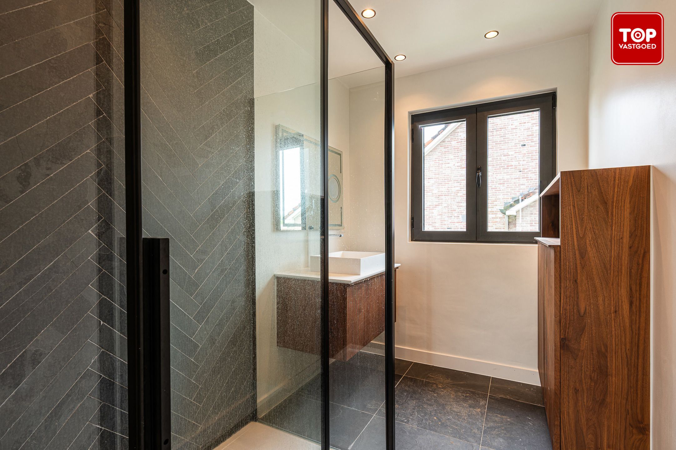 Instapklare energiezuinige  woning met 4 slaapkamers, vloerverwarming en zonnepanelen foto 24