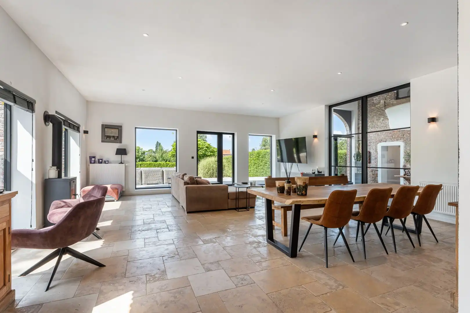 Karaktervolle gerenoveerde hoeve met 576 m² woonoppervlakte op 28a 02ca in Landen-Walshoutem. foto 4