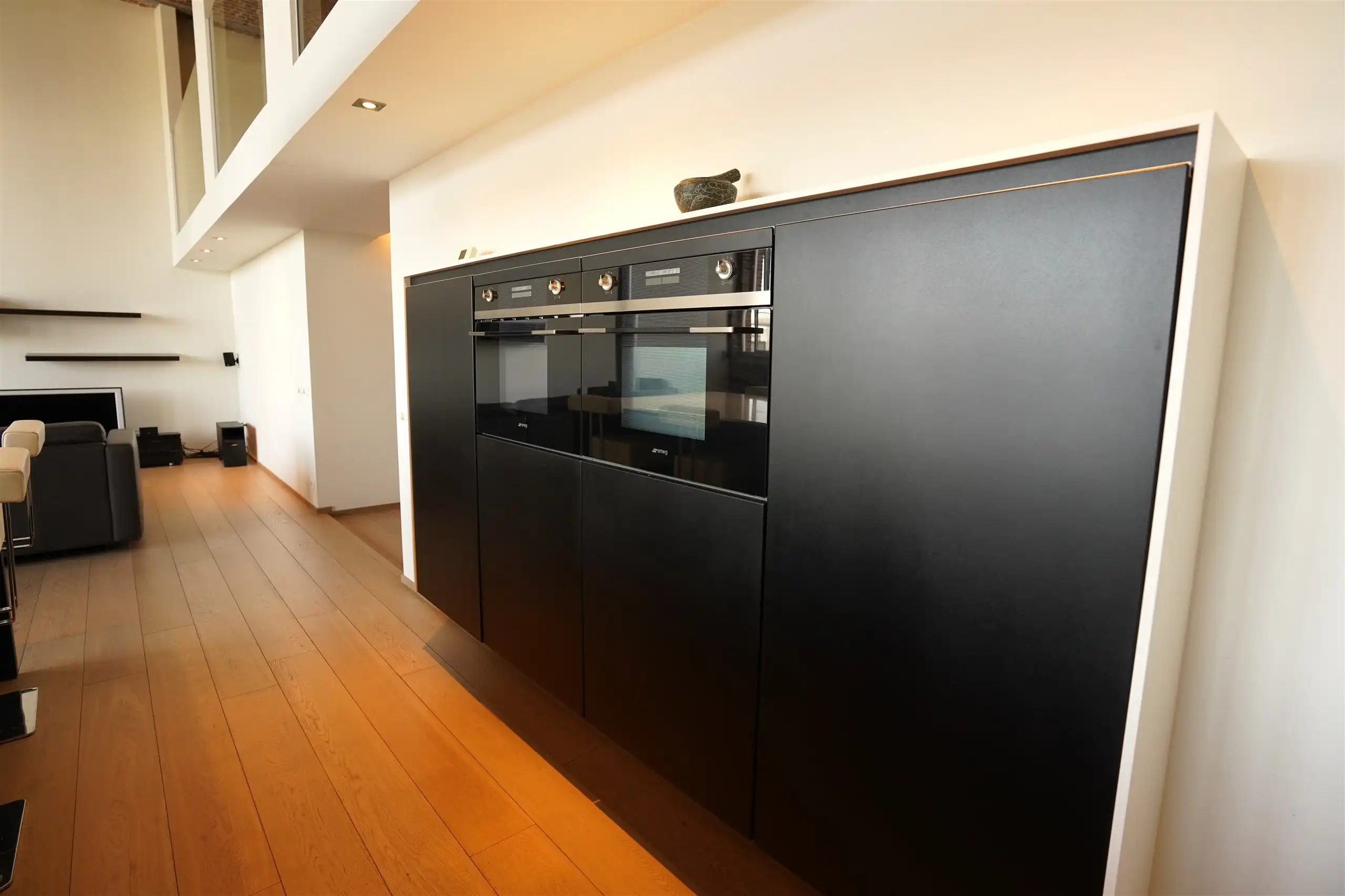 Verrassende, heldere loft met plafondhoogten van 6 m! foto 21