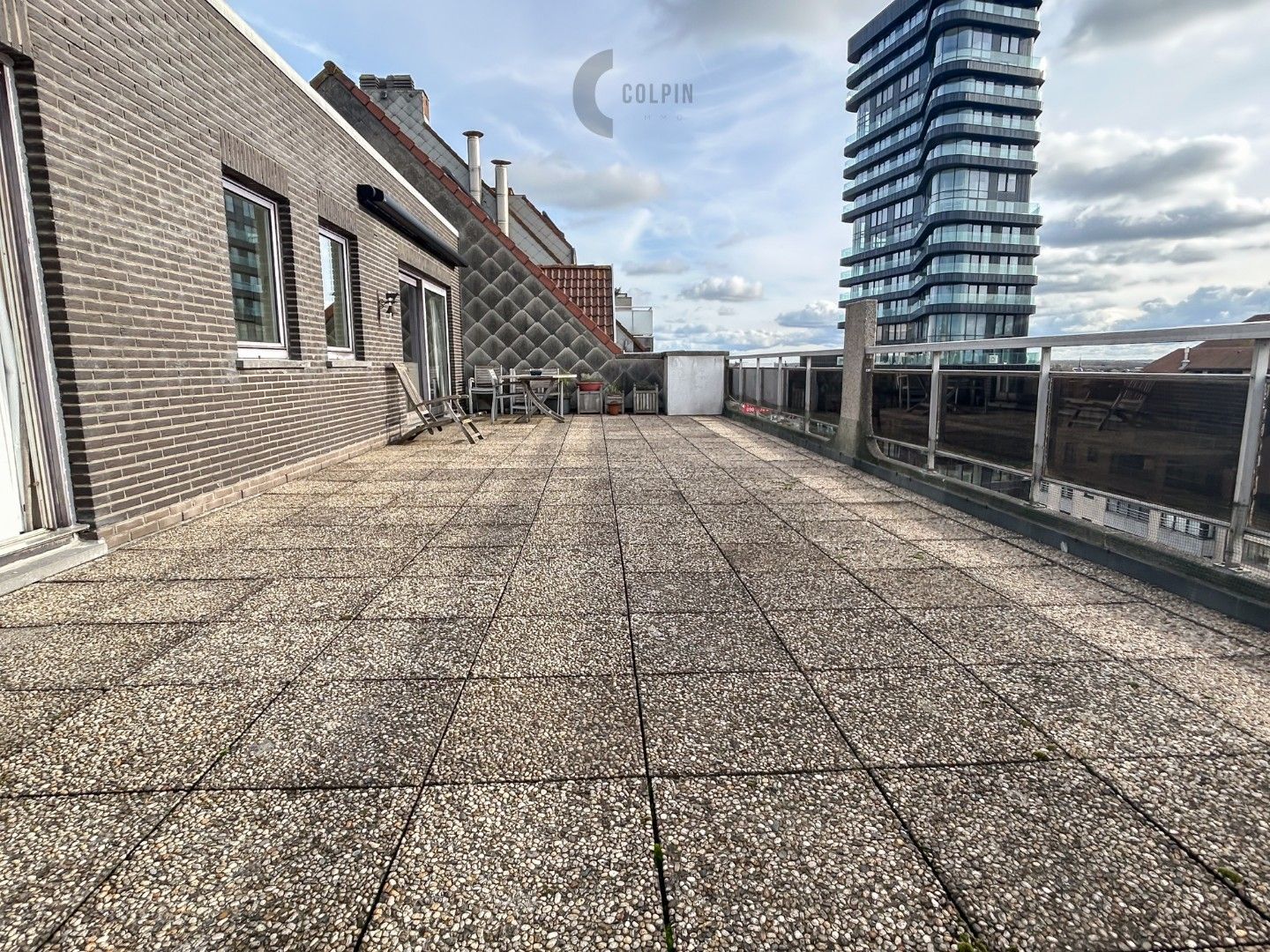 Hoofdfoto van de publicatie: Uitzonderlijk Penthouse appartement nabij de Zeedijk met 100m2 terras.