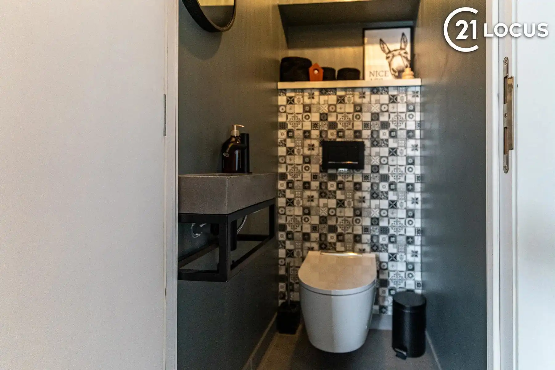 Lichtrijke woning met ruime leefkeuken en garage foto 3
