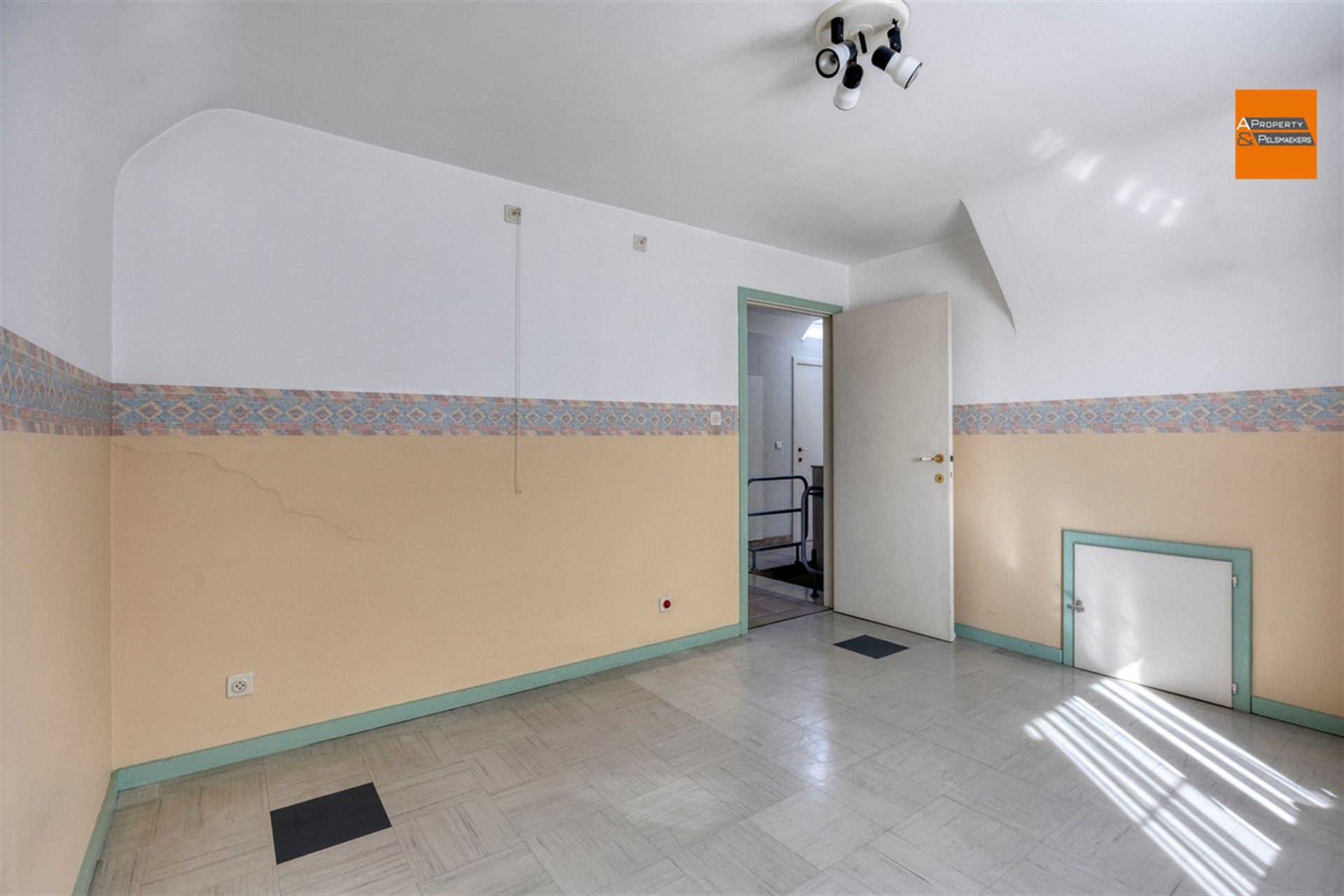 Gerenoveerde villa 3 kamers met prachtige tuin. foto 12
