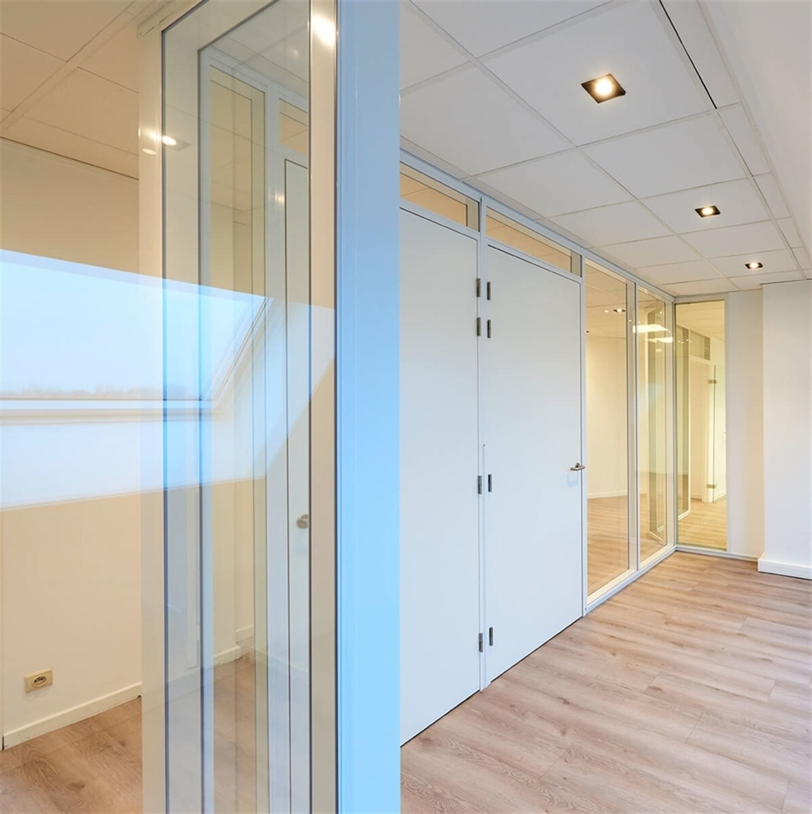 Kantoren te huur op zichtlocatie langs de Antwerpse Ring tussen 150m² en 363m² foto 17