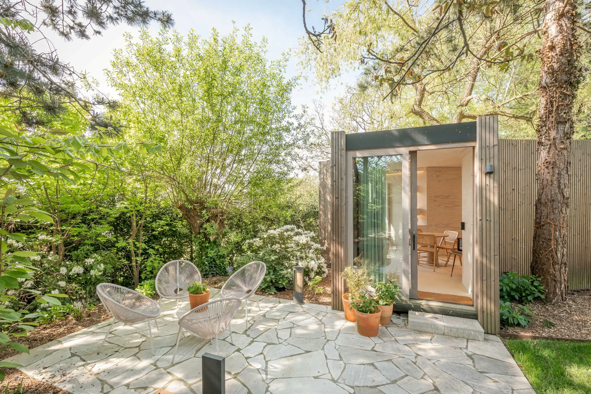 Prachtige modernistische villa met parktuin. foto 9