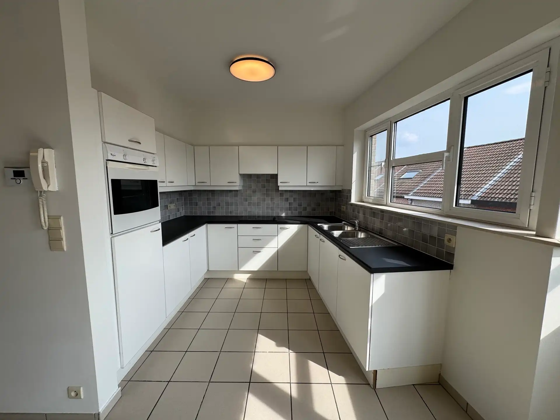 Instapklaar 2slpk appartement met staanplaats in Willebroek foto 4