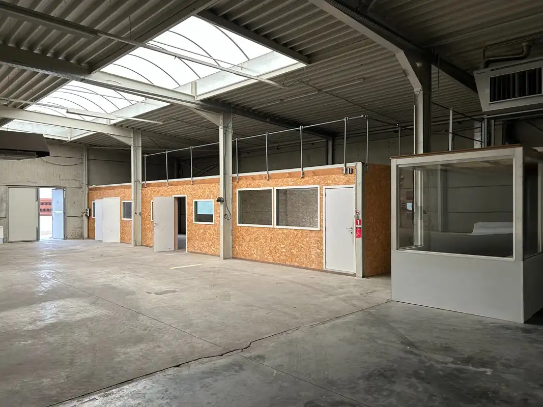 Magazijn/werkplaats 780m² te huur foto 3