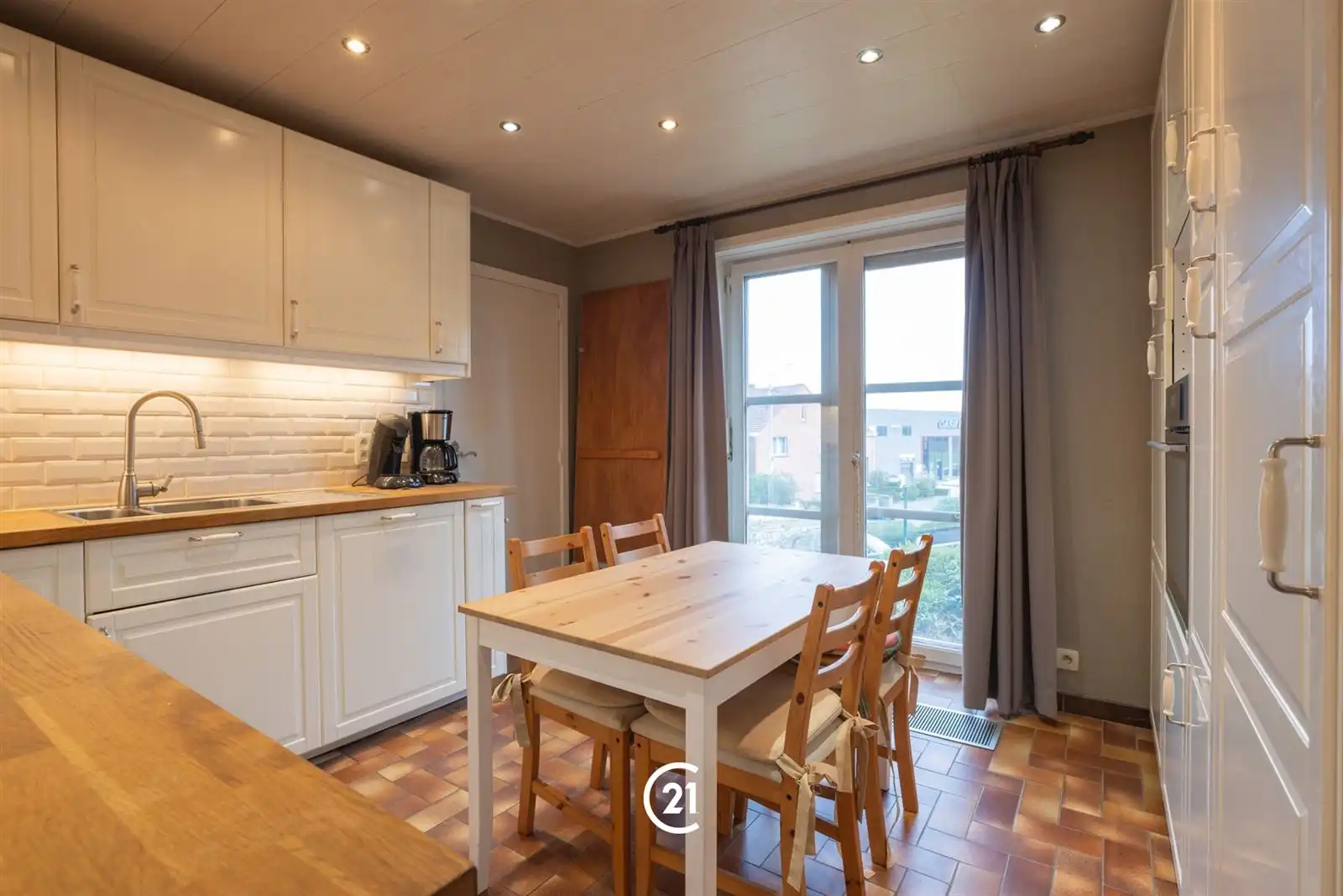 Villa bungalow met 3 slaapkamers, tuin en weide op +/-40are foto 11