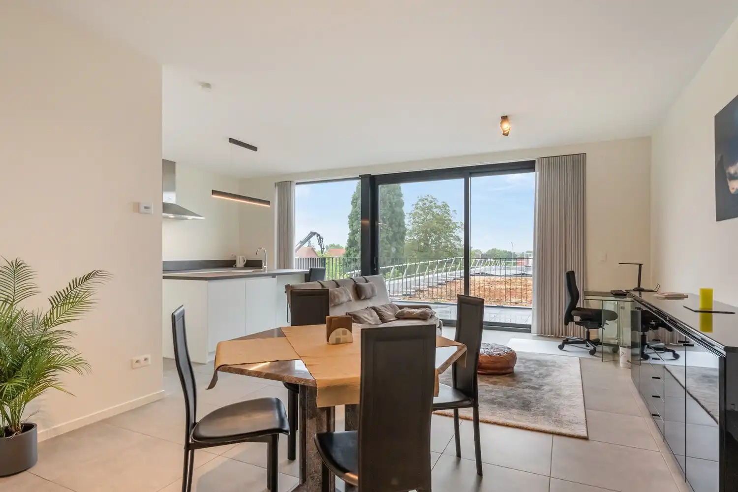 Recent en energiezuinig(A-label) appartement met 2 slaapkamers, 2 autostaanplaatsen, een ruim terras en een private berging te Korbeek-Lo! foto 7