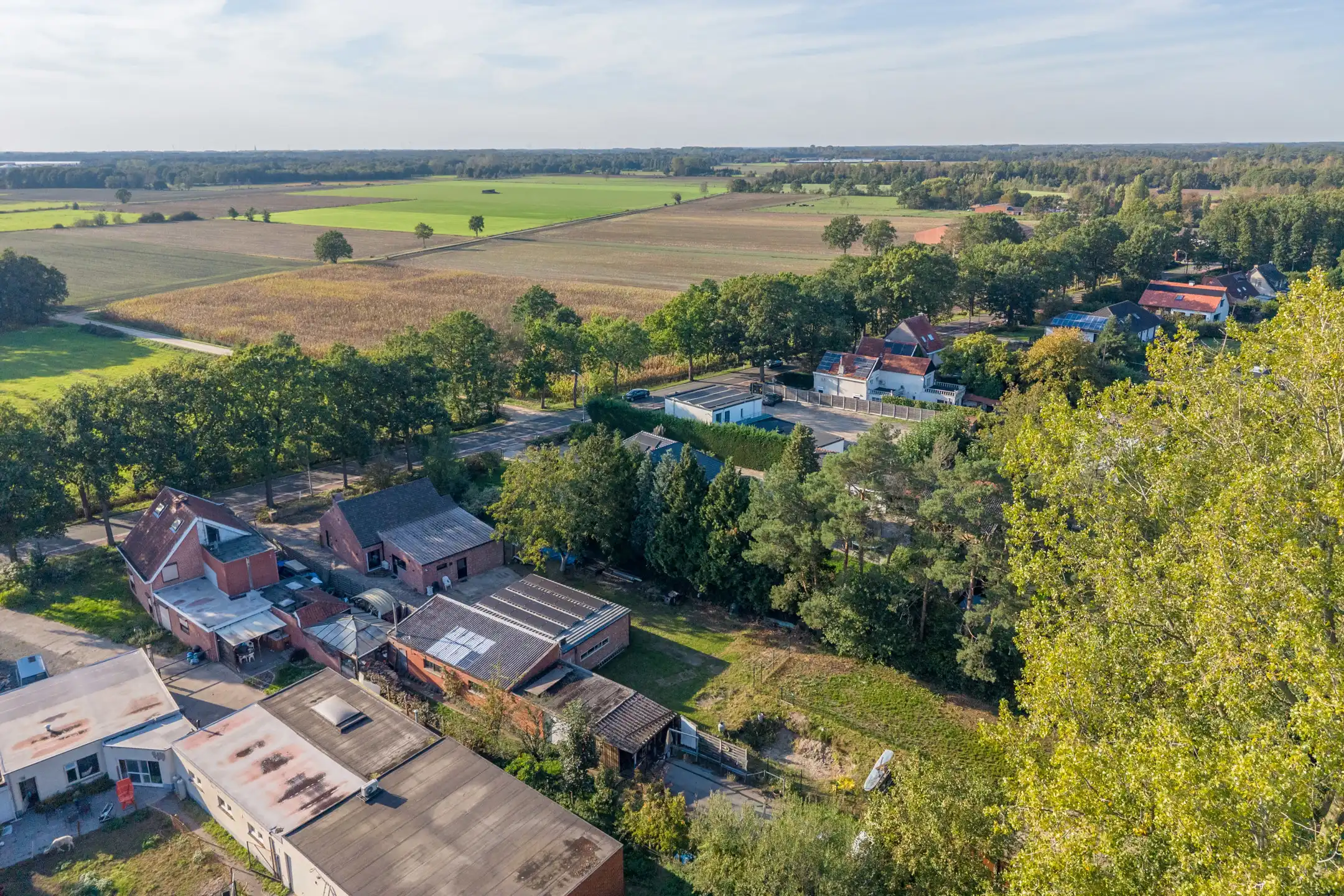 Ger. woning met 3 slpk en grote garage/werkplaats op 1.705 m² foto 48