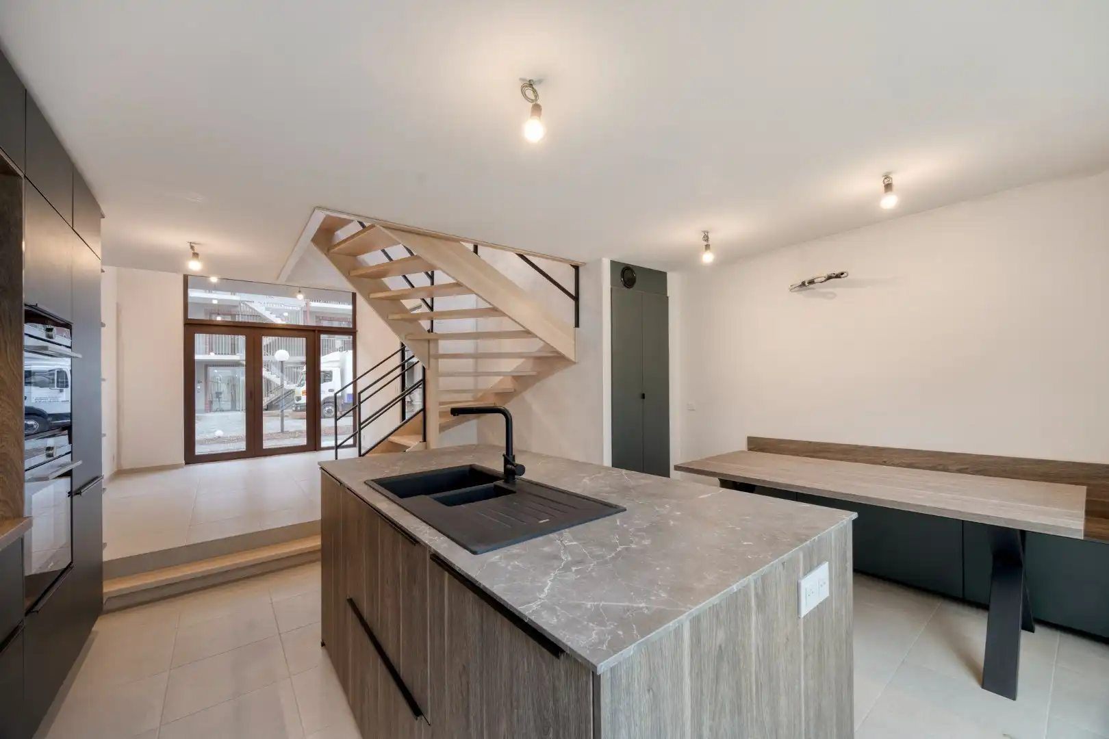 Nieuwbouwwoning met 3 slaapkamers, 3 badkamers, tuin, terras en autostaanplaats in Tienen – EPC 27 kWh/m² - bewoonbare opp. 172 m² foto 11