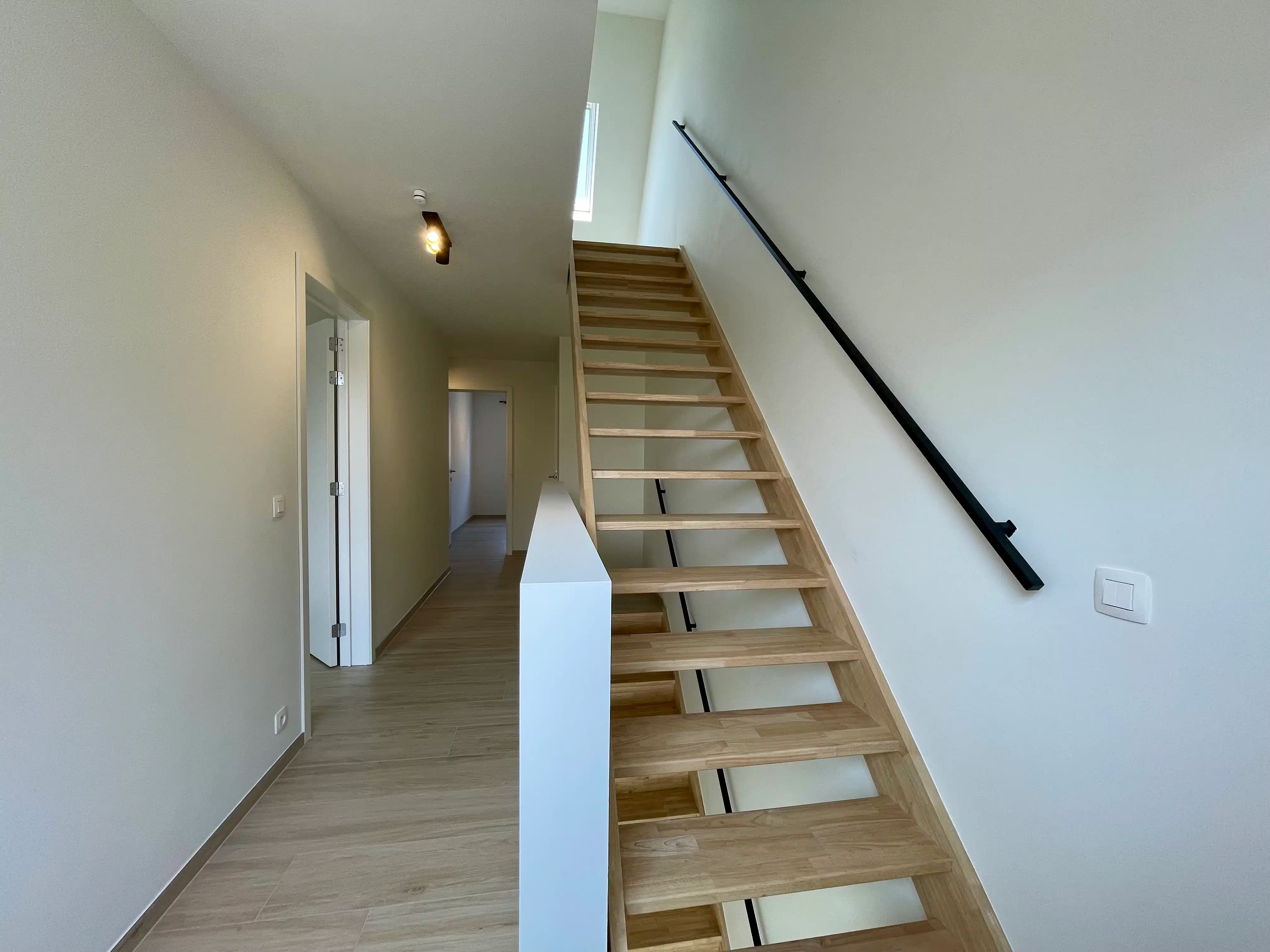 Ruime, energiezuinige nieuwbouwwwoning met 4 slaapkamers foto 24