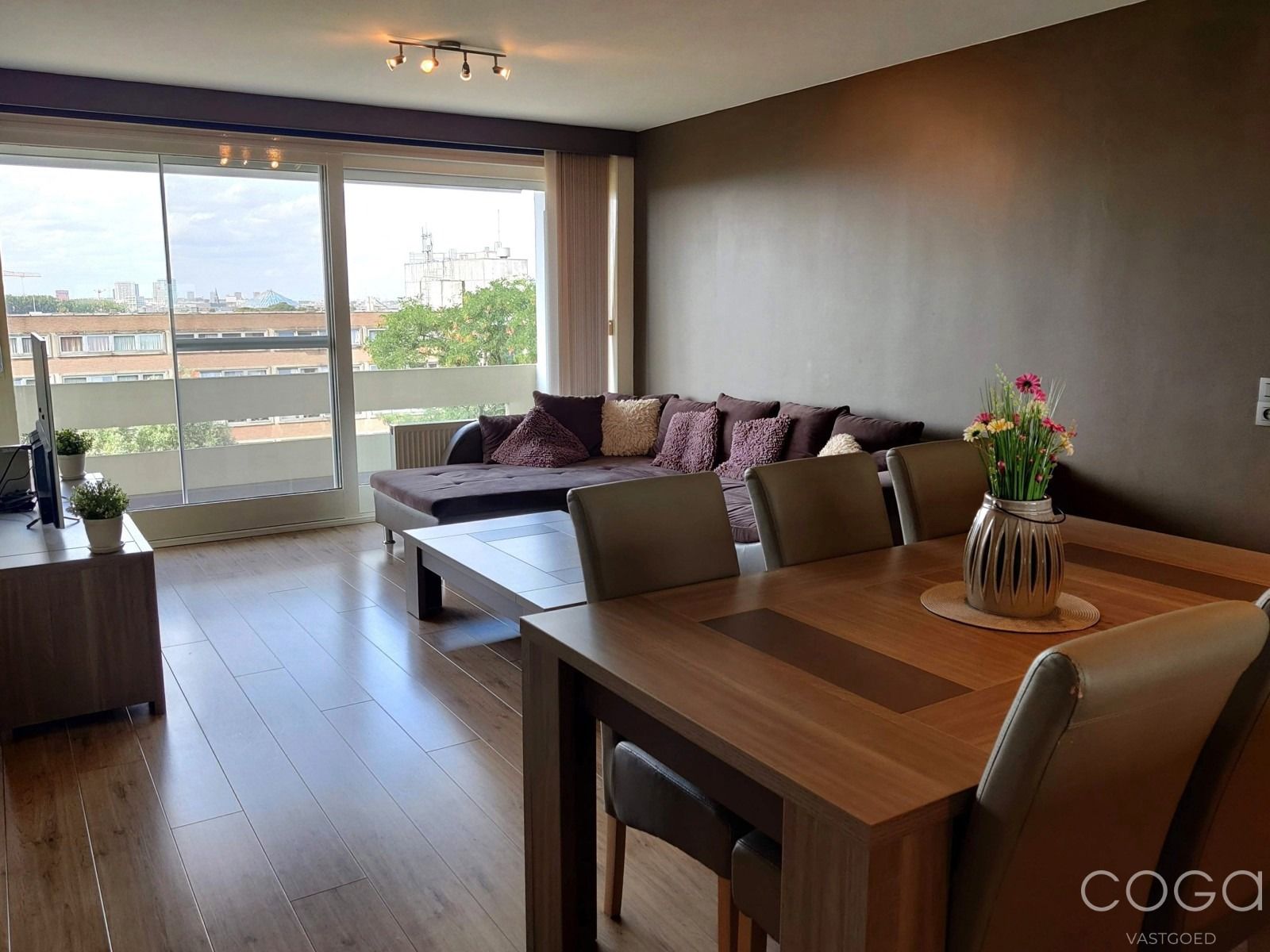 Appartement 2 slpks met zicht op de stad foto 2