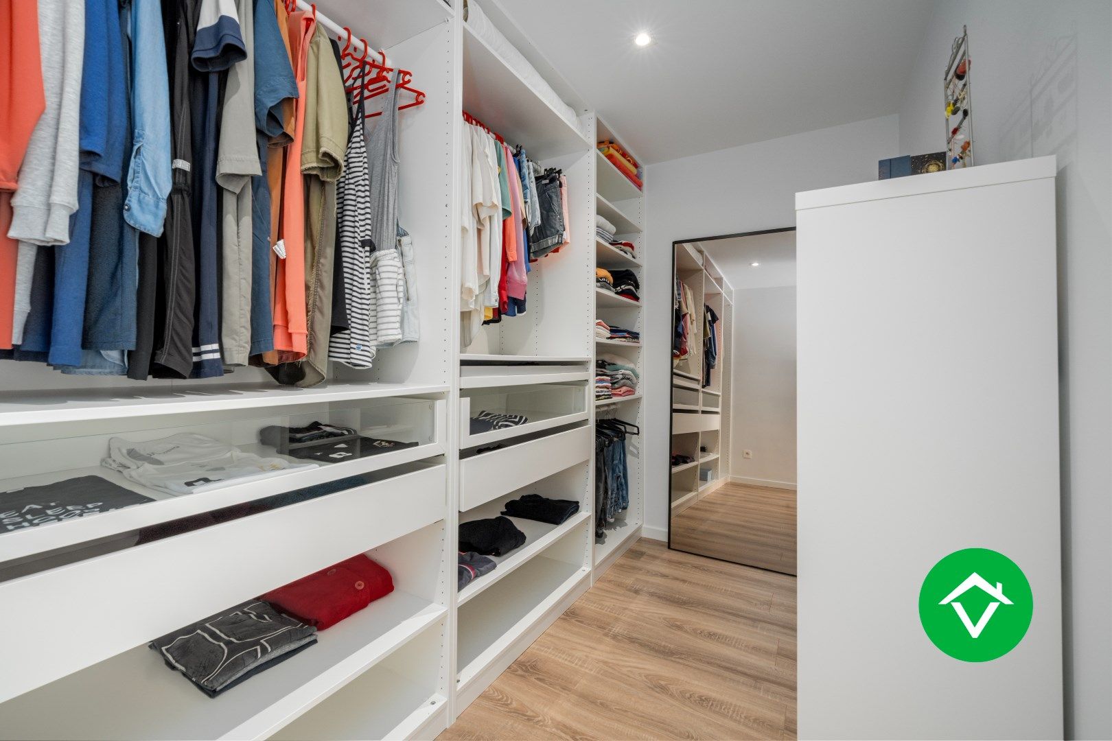 Zeer stijlvolle en instapklare villa te koop in het centrum van Koekelare. foto 24