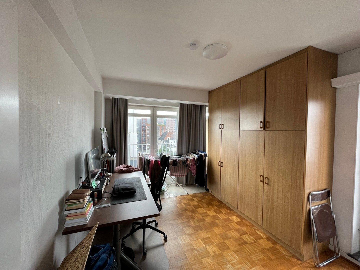 Ruim, lichtrijk appartement met garage én berging (kelder). foto 15