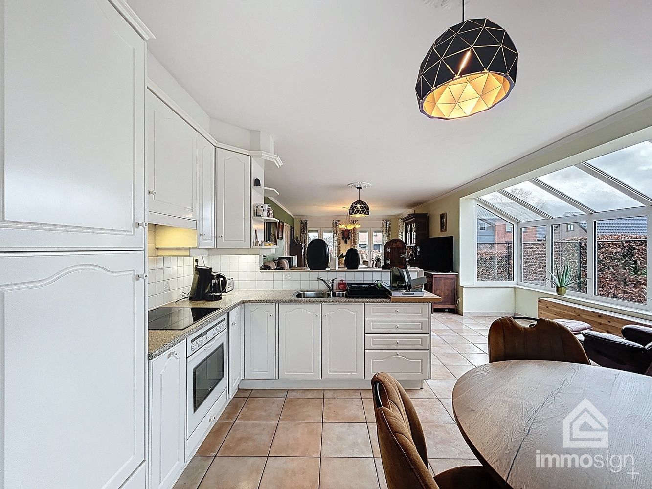 Instapklare laagbouwwoning met 2 (mgl. 3) slaapkamers en dubbele garage op een perceel van 718 m² foto 12