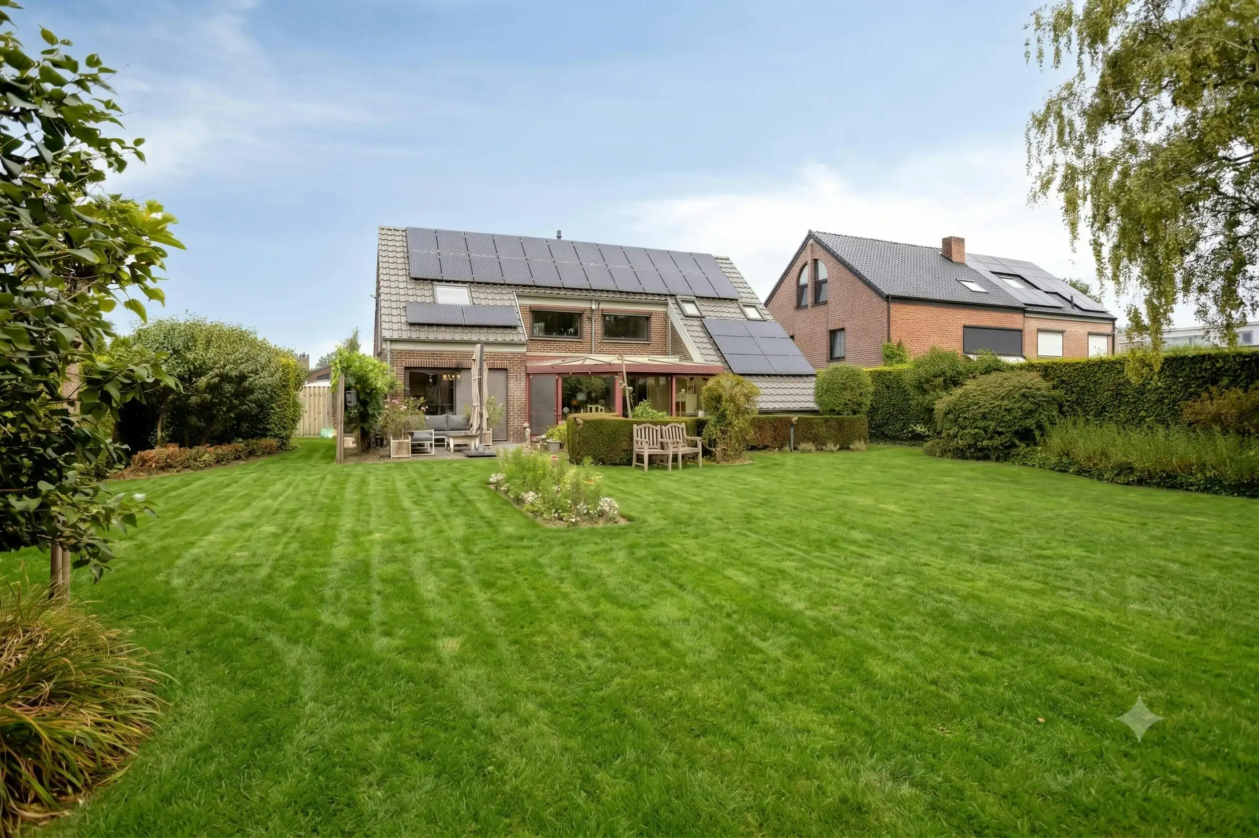 Instapklare gezinswoning met 4 slaapkamers en tuin te Kuringen foto 12